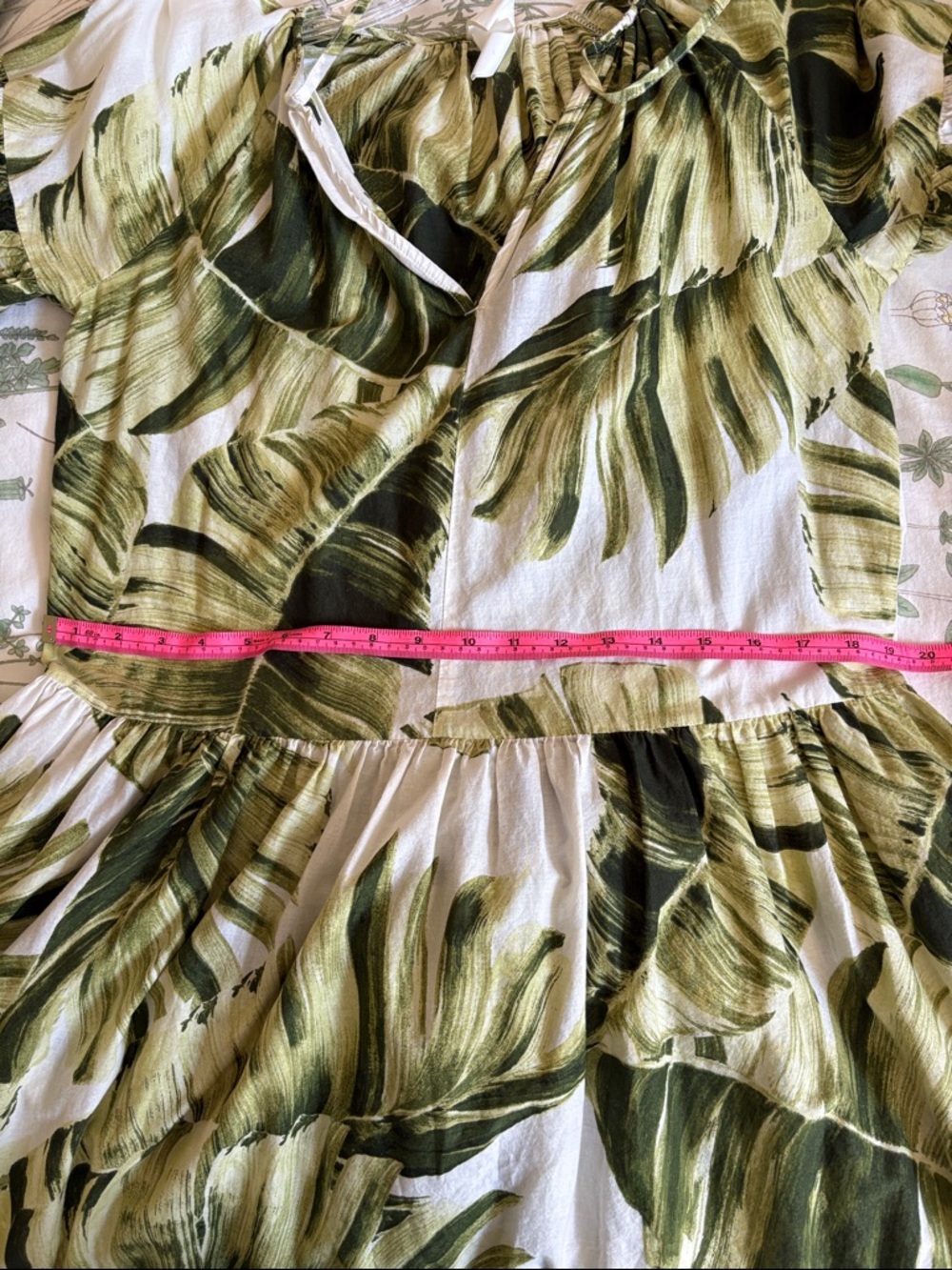 H&M green and white botanical palm print balloon sleeve maxi dress - Picture 8 of 8